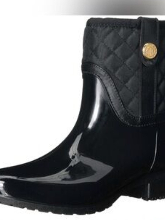Tommy Hilfiger Shoes - Tommy Hilfiger Black Quilted Short Rain Boots